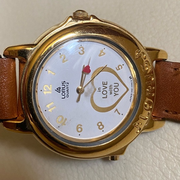 Vintage Musical Lorus Disney Watch Plays Beatles Song 'I Want To Hold Your Hand - Picture 11 of 17